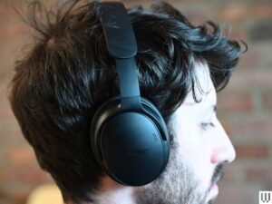 Bose-QC-Headphones-2_HR_01.jpg